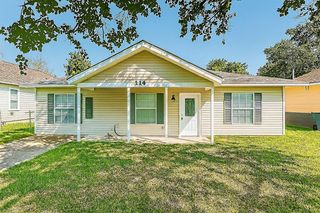 114 28th Street N, Texas City, TX 77590