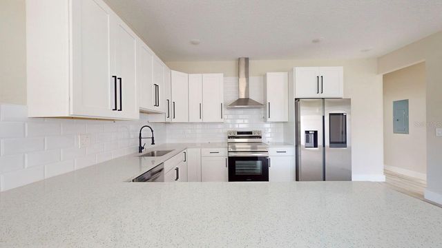 5112 3RD AVENUE N, St Petersburg, FL 33710