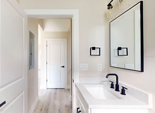 5112 3RD AVENUE N, St Petersburg, FL 33710