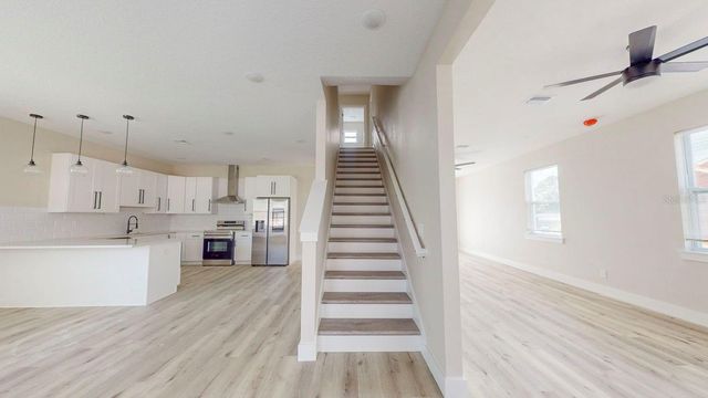 5112 3RD AVENUE N, St Petersburg, FL 33710