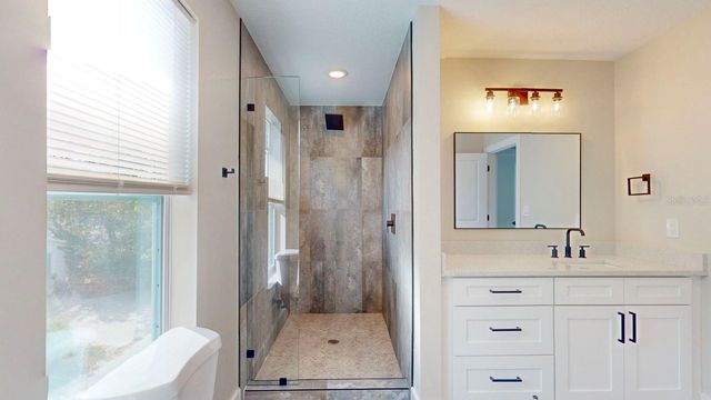 5112 3RD AVENUE N, St Petersburg, FL 33710