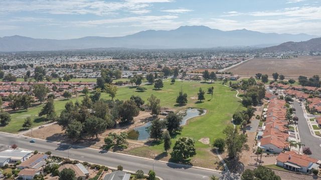 2699 Peach Tree St, Hemet, CA 92545