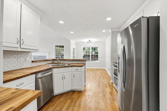 429 Blue Creek Lane, Loganville, GA 30052