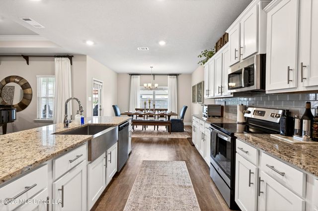 11648 Talla Drive, Ocean Springs, MS 39564