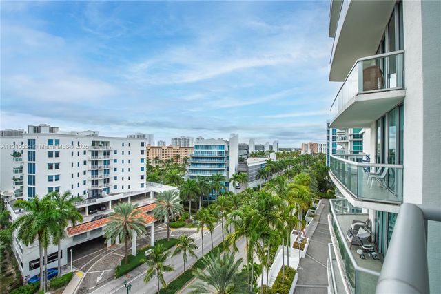 3131 NE 188th St 2-909, Aventura, FL 33180