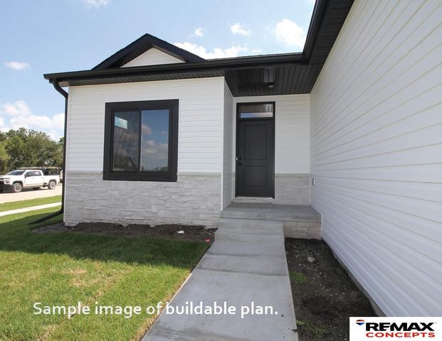 975 W Avondale Street, Lincoln, NE 68523