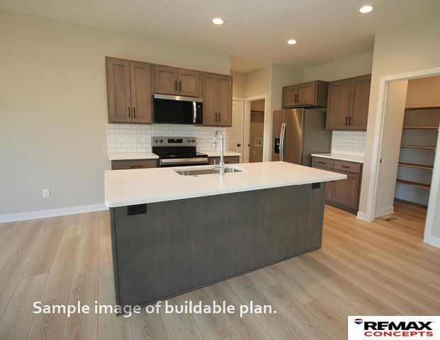 975 W Avondale Street, Lincoln, NE 68523