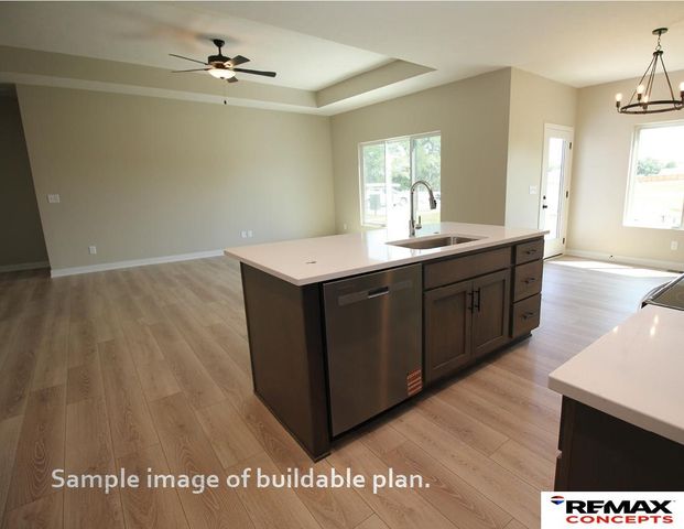 975 W Avondale Street, Lincoln, NE 68523