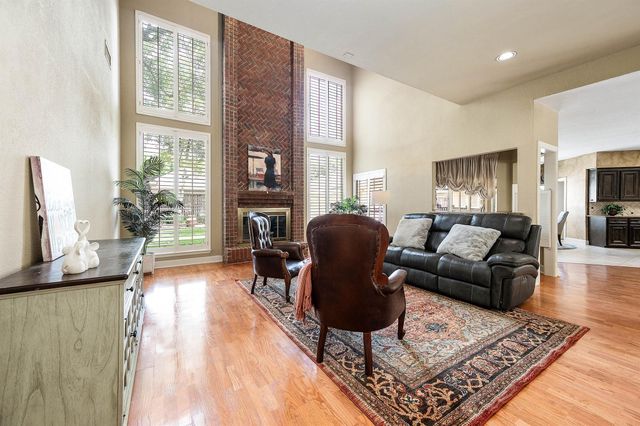 3702 Belle Grove Ln, Sugar Land, TX 77479