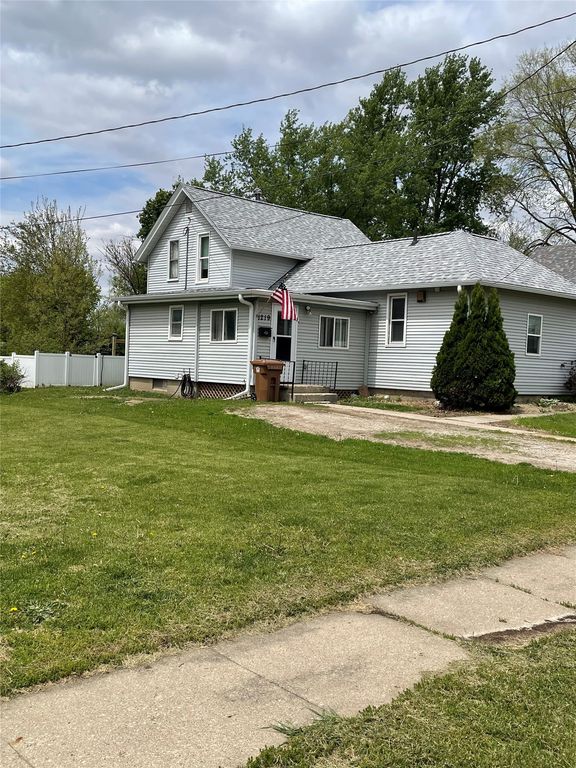 1219 Spencer Street, Grinnell, IA 50112