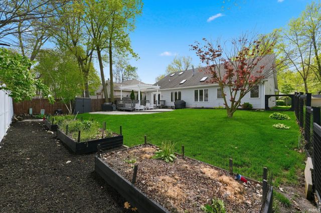 8916 Spring Forest Drive, Fort Wayne, IN 46804