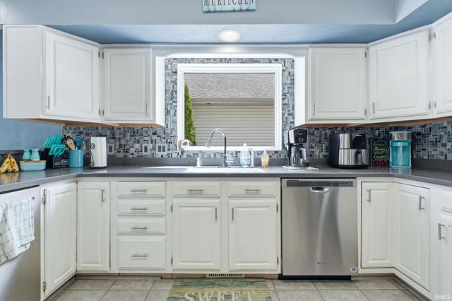 8916 Spring Forest Drive, Fort Wayne, IN 46804