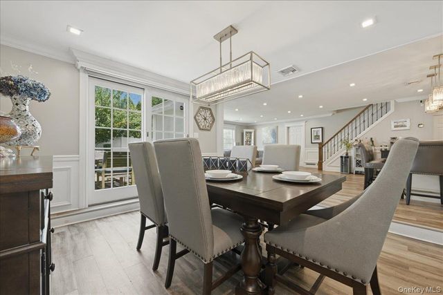 45 Cottonwood Lane, Westbury, NY 11590