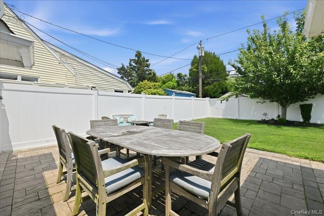 45 Cottonwood Lane, Westbury, NY 11590