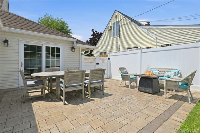 45 Cottonwood Lane, Westbury, NY 11590