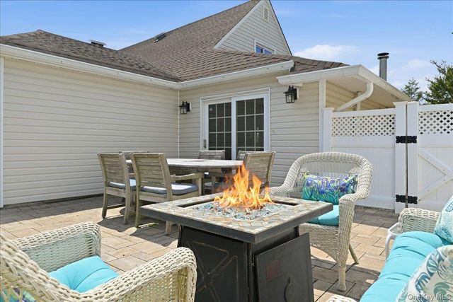 45 Cottonwood Lane, Westbury, NY 11590