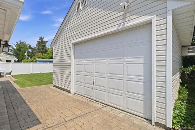 45 Cottonwood Lane, Westbury, NY 11590