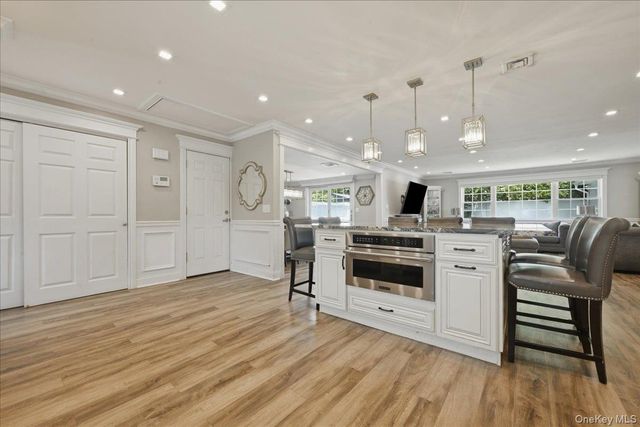 45 Cottonwood Lane, Westbury, NY 11590