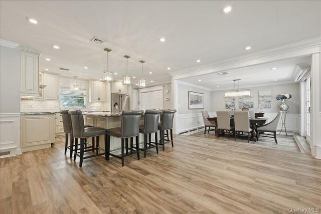45 Cottonwood Lane, Westbury, NY 11590