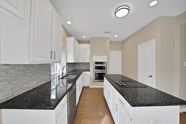 9316 Western Trail, Irving, TX 75063