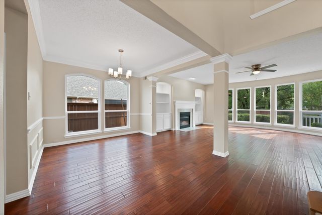 9316 Western Trail, Irving, TX 75063