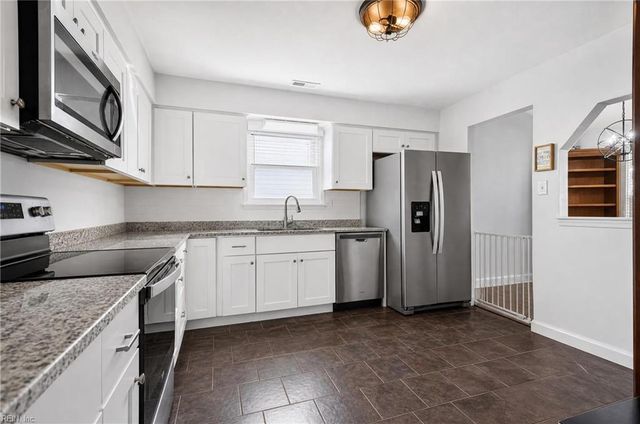 997 Culver LN, Virginia Beach, VA 23454