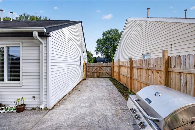 997 Culver LN, Virginia Beach, VA 23454