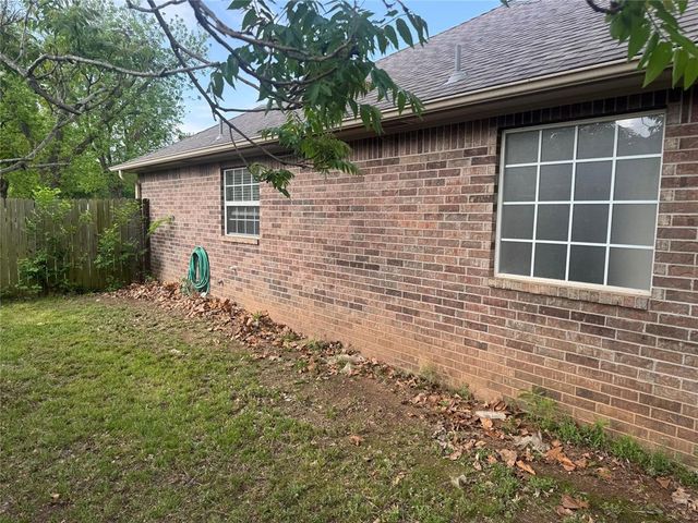 414 E Kirk Street, Perkins, OK 74059