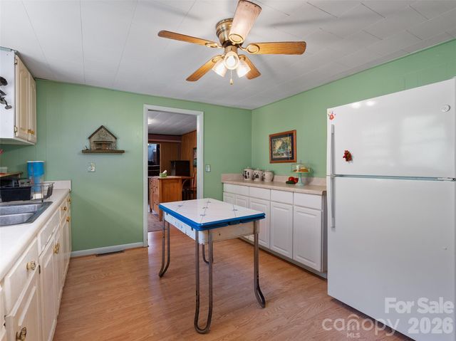 46 Trevor Court, Clyde, NC 28721