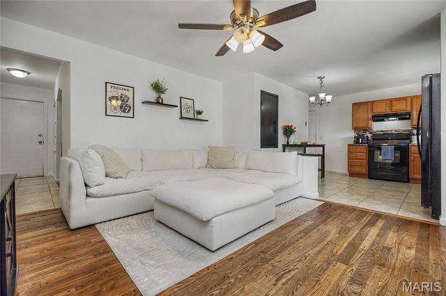 3080 Shackelford Road, Florissant, MO 63031