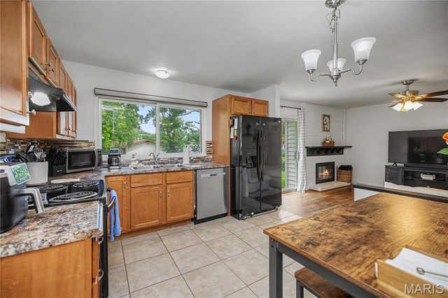 3080 Shackelford Road, Florissant, MO 63031