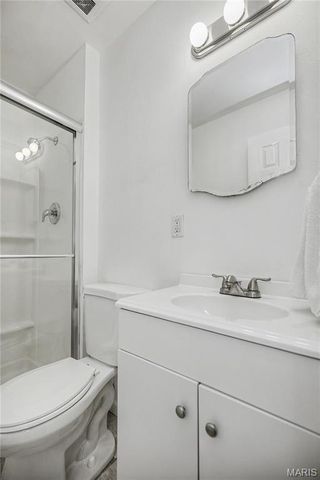 3080 Shackelford Road, Florissant, MO 63031