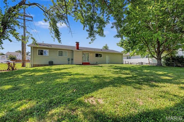 3080 Shackelford Road, Florissant, MO 63031