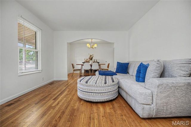 3080 Shackelford Road, Florissant, MO 63031