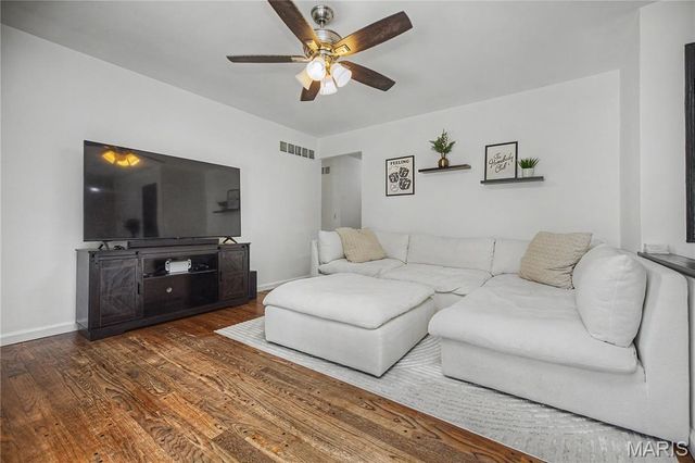 3080 Shackelford Road, Florissant, MO 63031