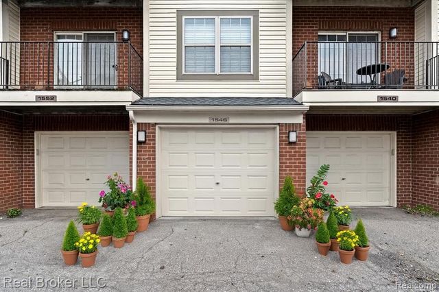 1546 Devon Lane, Troy, MI 48084