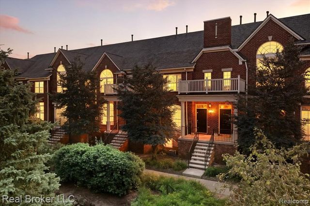 1546 Devon Lane, Troy, MI 48084