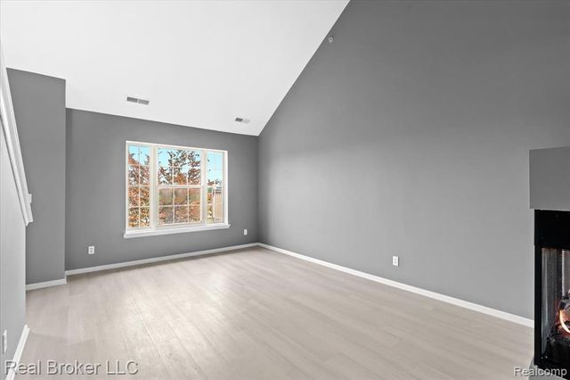 1546 Devon Lane, Troy, MI 48084