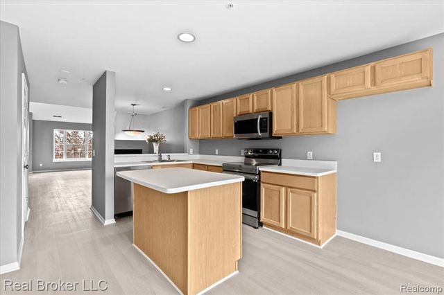 1546 Devon Lane, Troy, MI 48084