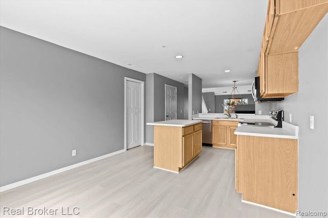 1546 Devon Lane, Troy, MI 48084