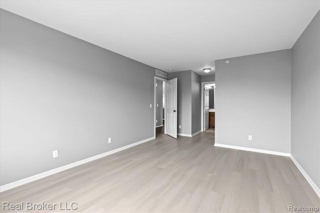 1546 Devon Lane, Troy, MI 48084