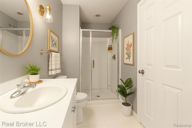 1546 Devon Lane, Troy, MI 48084