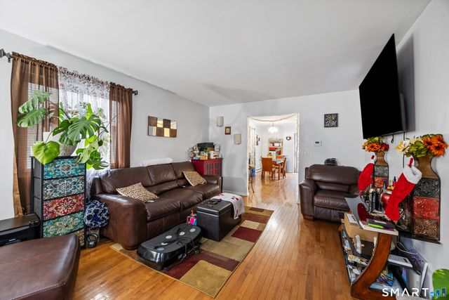 105 Pond Street, Bridgeport, CT 06606