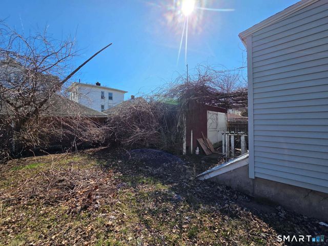 105 Pond Street, Bridgeport, CT 06606