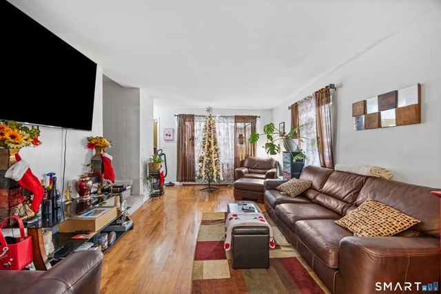 105 Pond Street, Bridgeport, CT 06606