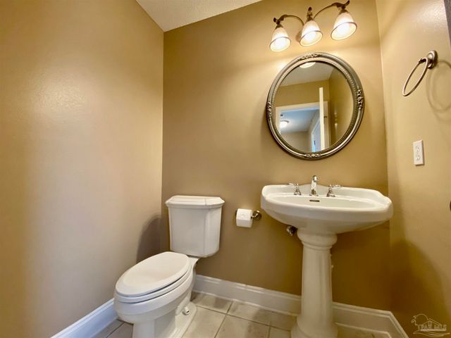 9022 Governors Pl Ct, Pensacola, FL 32514