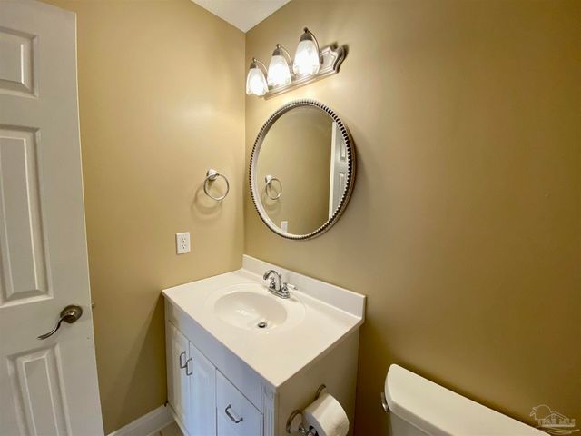 9022 Governors Pl Ct, Pensacola, FL 32514