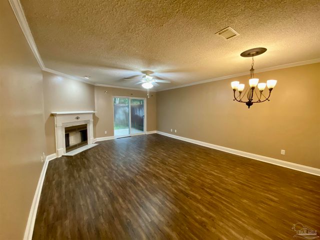 9022 Governors Pl Ct, Pensacola, FL 32514
