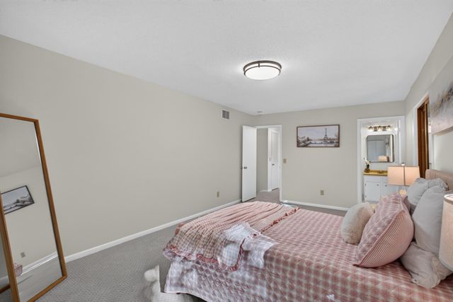 9829 105th Avenue N, Maple Grove, MN 55369