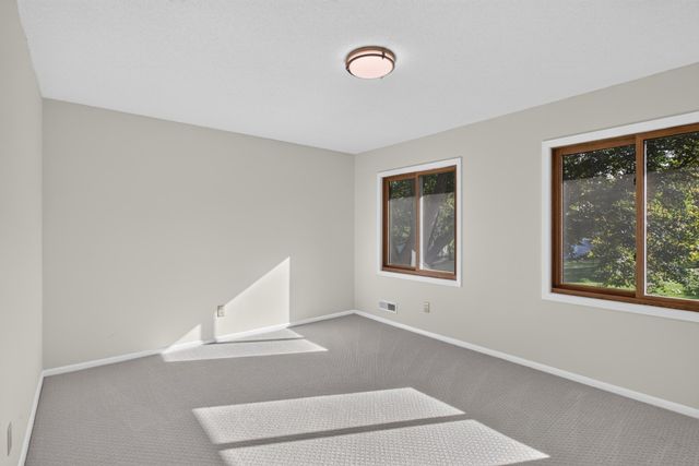 9829 105th Avenue N, Maple Grove, MN 55369